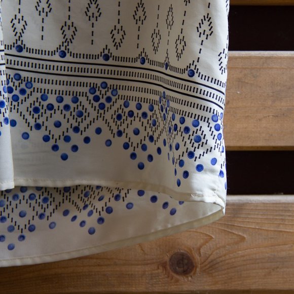 Sheer pattern tunic - Picture 2 of 3